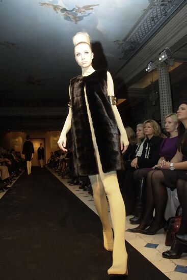 Helen Yarmak fur show