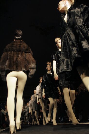 Helen Yarmak fur show