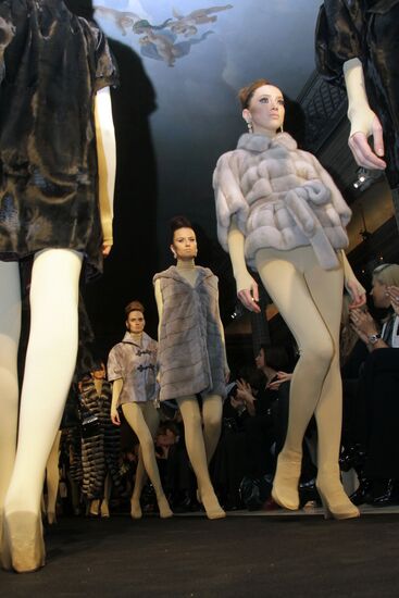 Helen Yarmak fur show