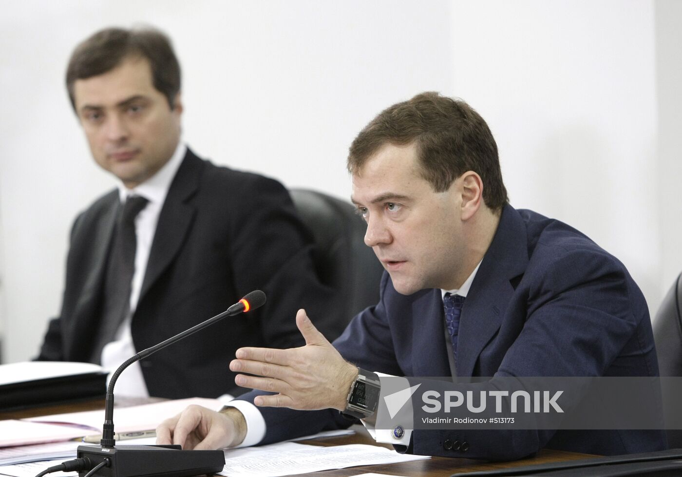 Dmitry Medvedev chairs meeting on Russia's economic advancement