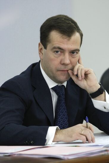 Dmitry Medvedev chairs meeting on Russia's economic advancement