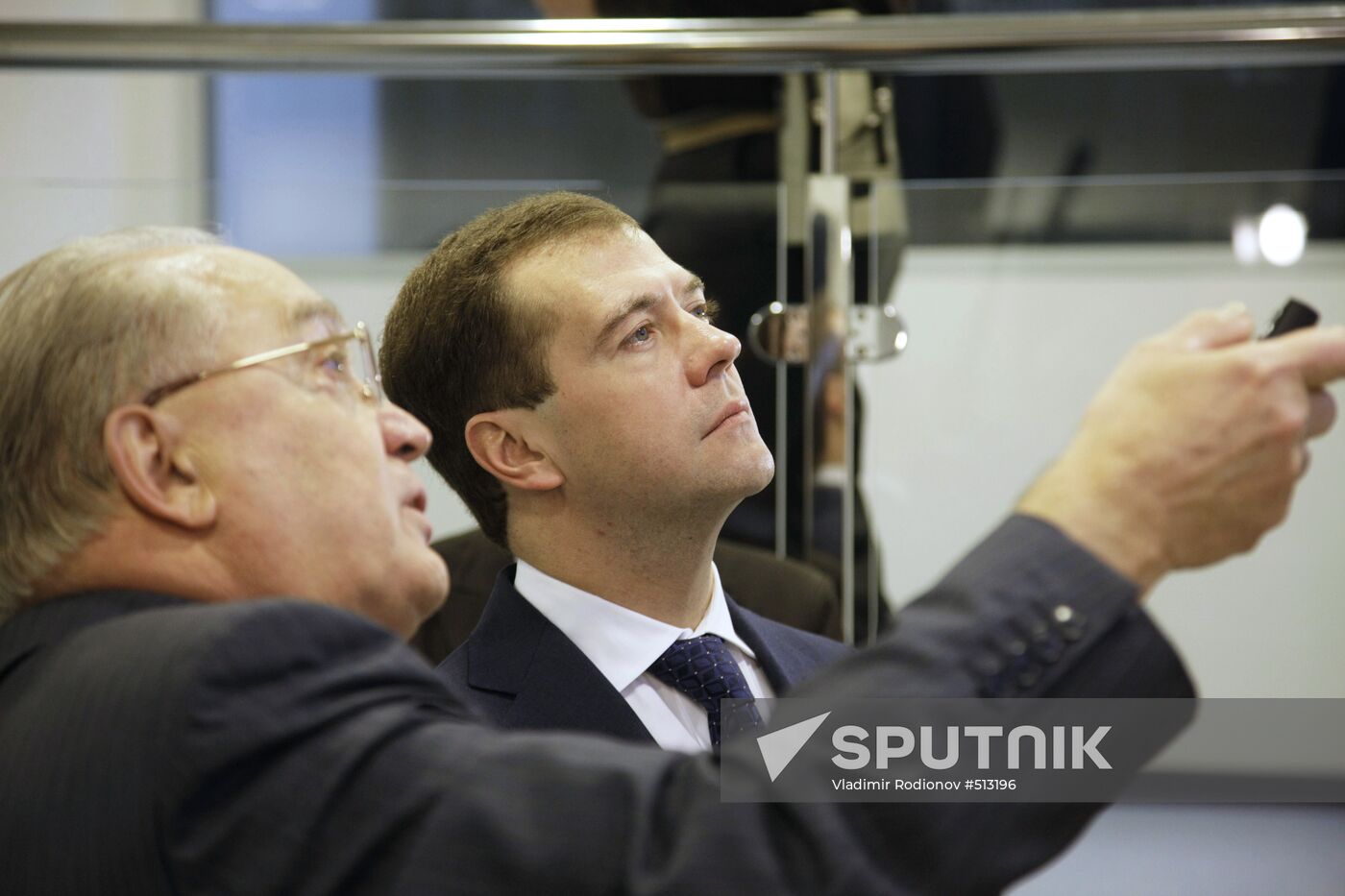 Dmitry Medvedev views newly developed supercomputer