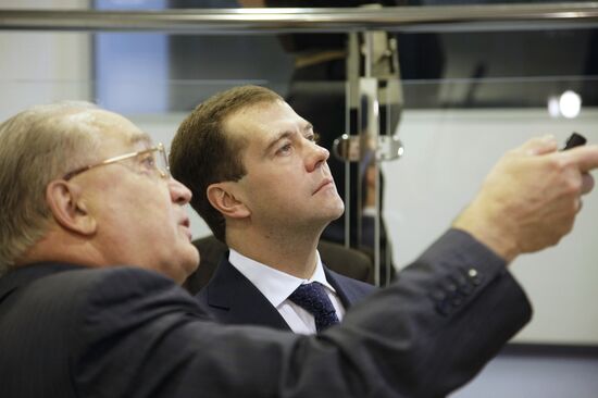 Dmitry Medvedev views newly developed supercomputer