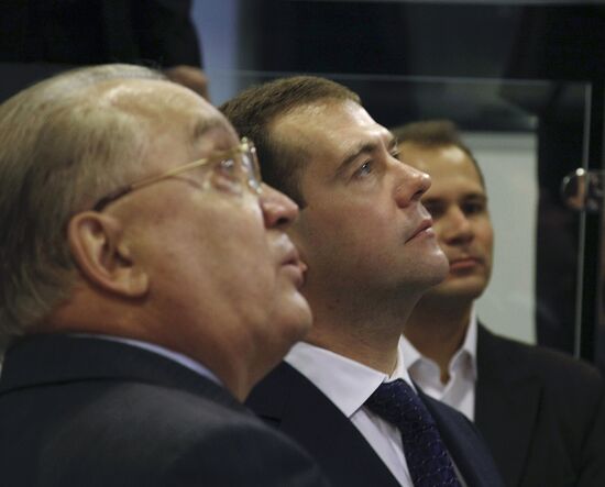 Dmitry Medvedev views newly developed supercomputer