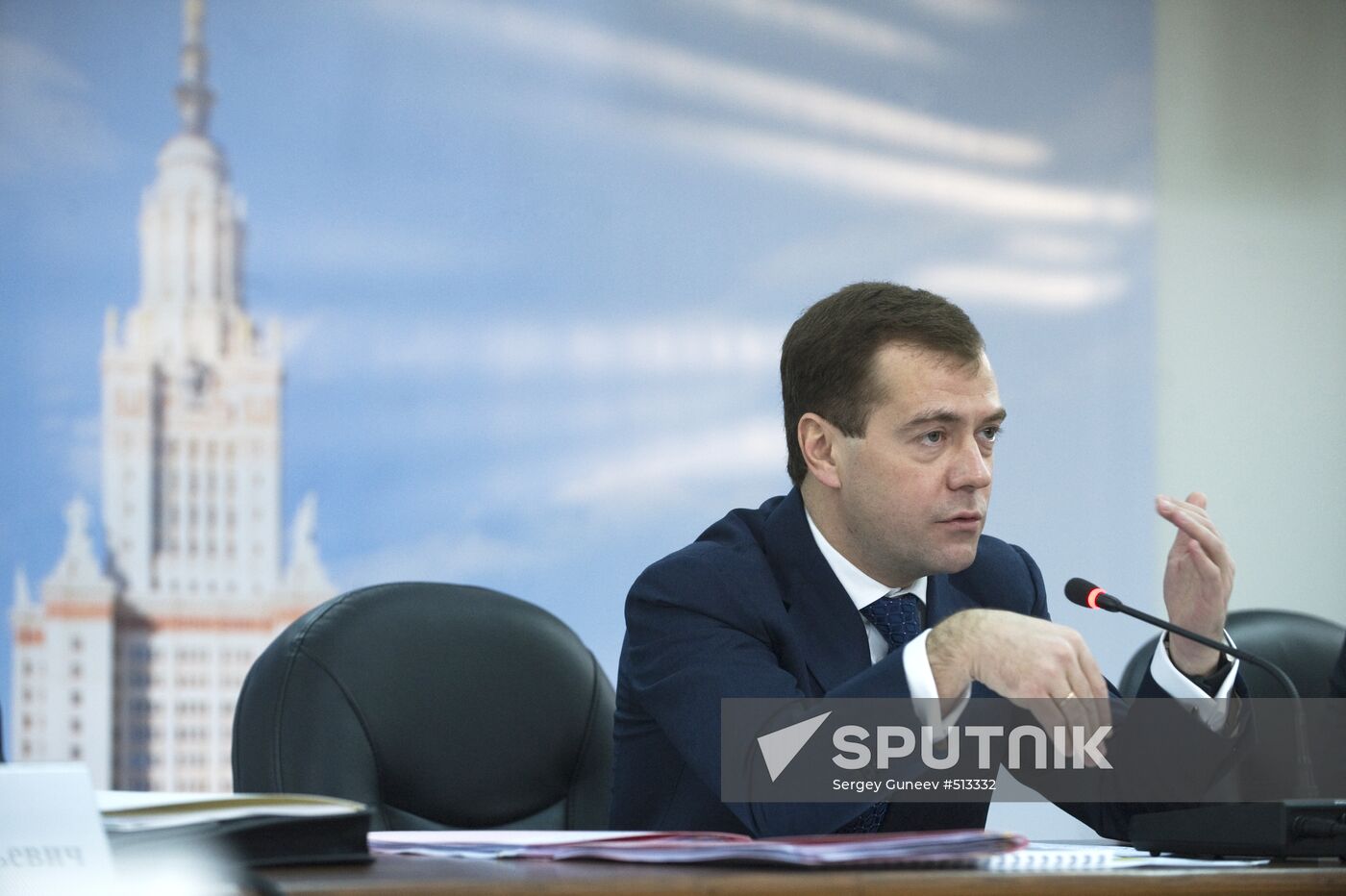 Dmitry Medvedev chairs meeting on Russia's economic advancement