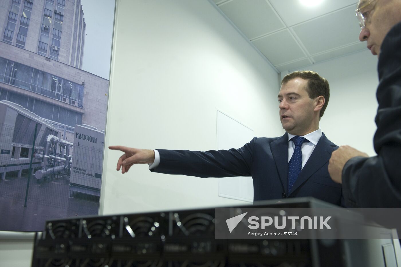 Dmitry Medvedev views newly developed supercomputer