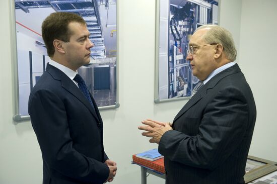 Dmitry Medvedev views newly developed supercomputer