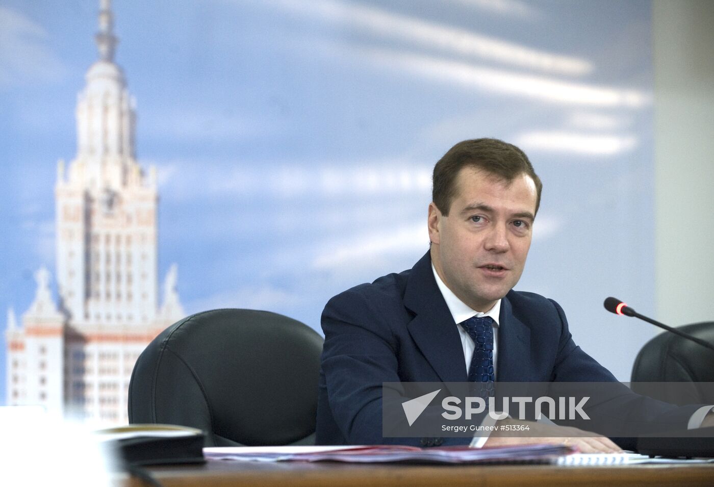 Dmitry Medvedev chairs meeting on Russia's economic advancement