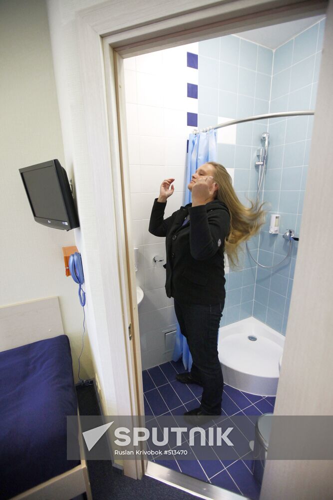 Capsule hotel opens in Moscow airport