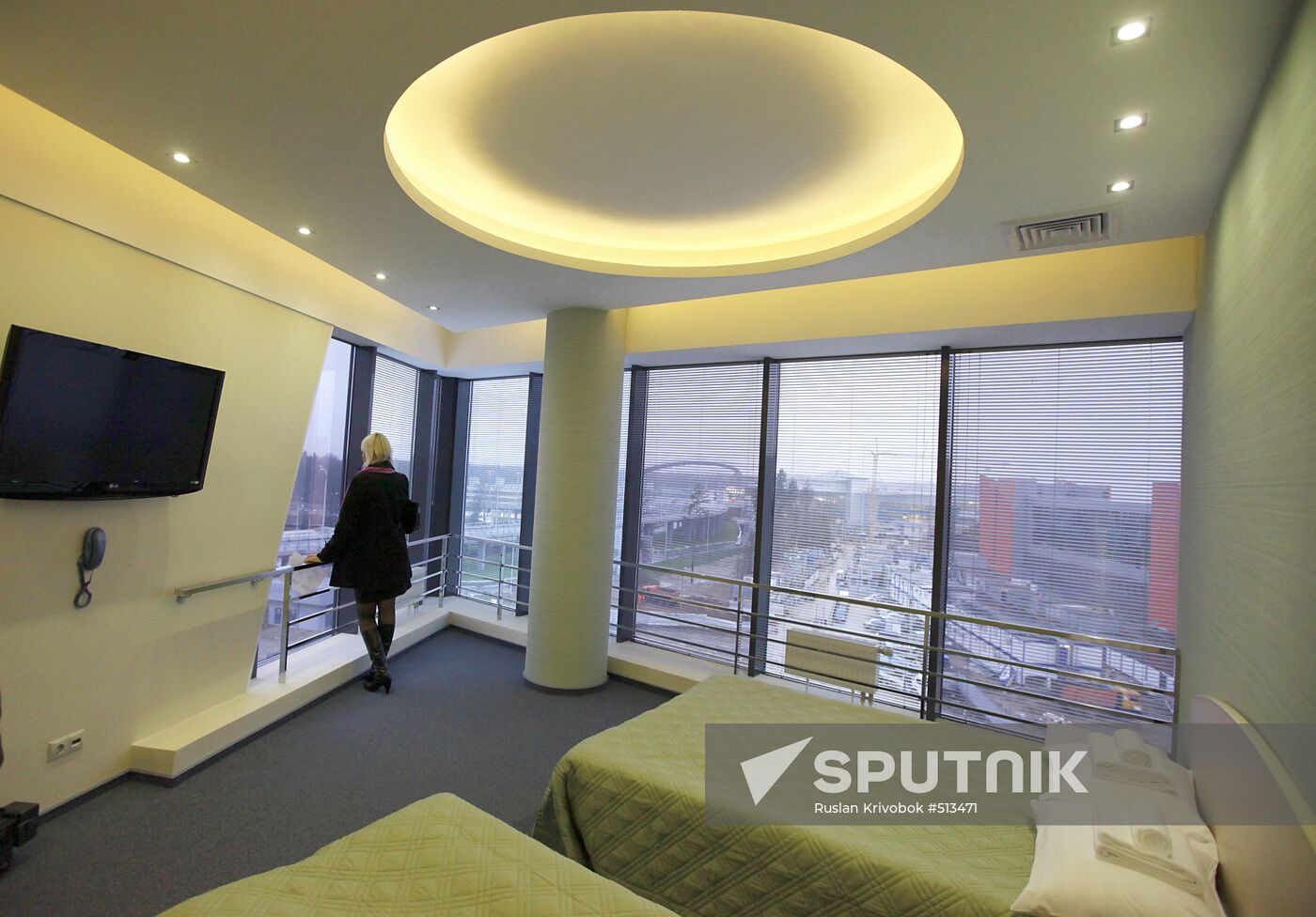 Capsule hotel opens in Moscow airport