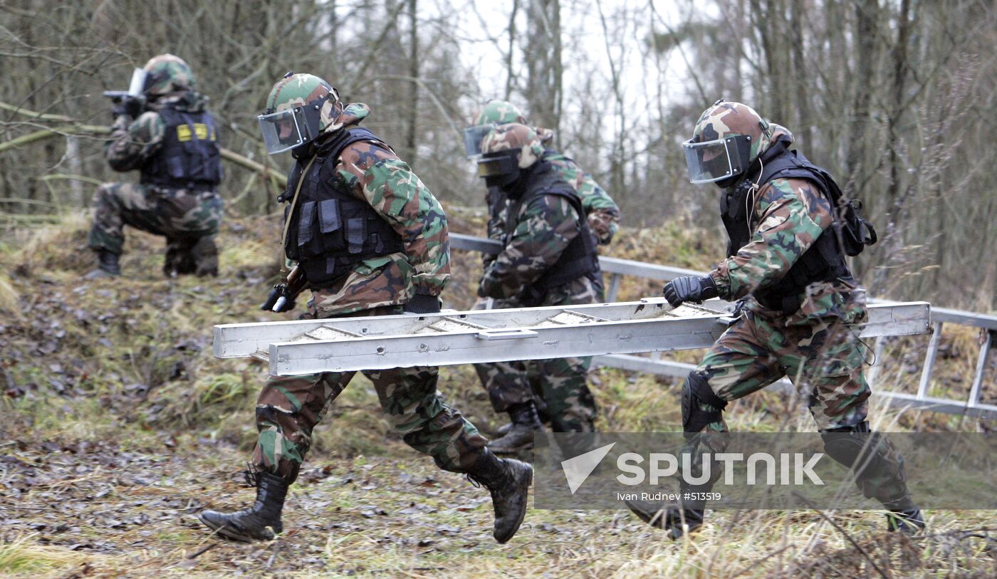 Russian and Belarusian commandos exercise