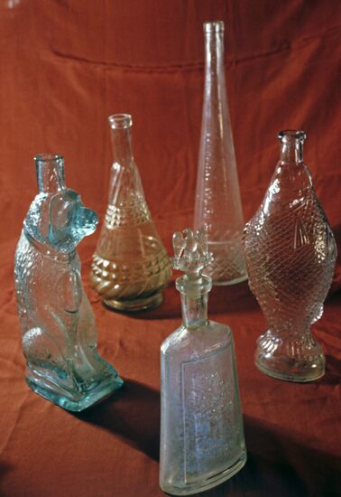 Glass bottles of late 19th–early 20th centuries