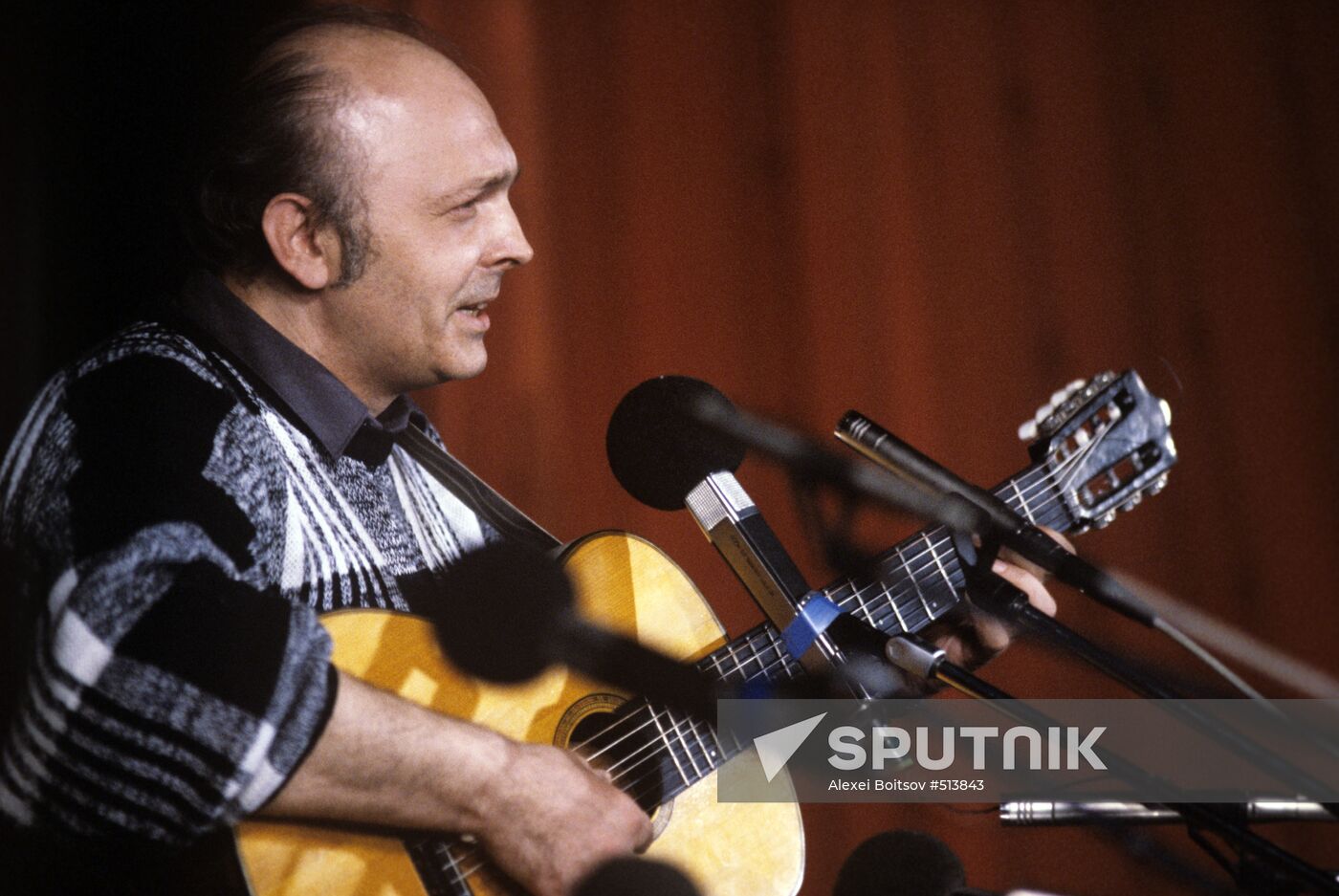 Singer and songwriter Igor Mikharev