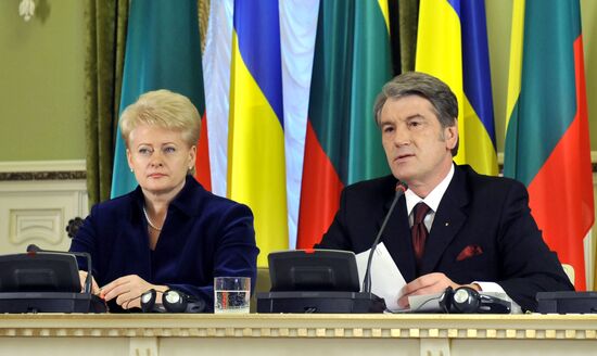 Lithuanian President Dalia Grybauskaite visits Kiev