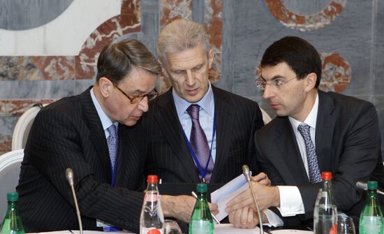 Alexander Avdeyev, Andrei Fursenko, Igor Shchegolev