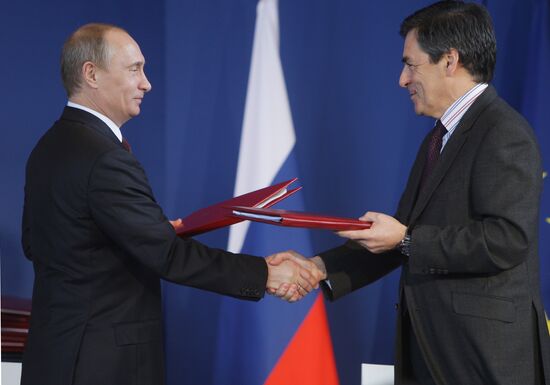Russian Prime Minister Vladimir Putin pays visit to Paris