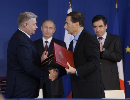 Russian Prime Minister Vladimir Putin pays visit to Paris