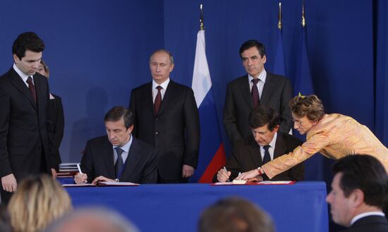 Russian Prime Minister Vladimir Putin pays visit to Paris