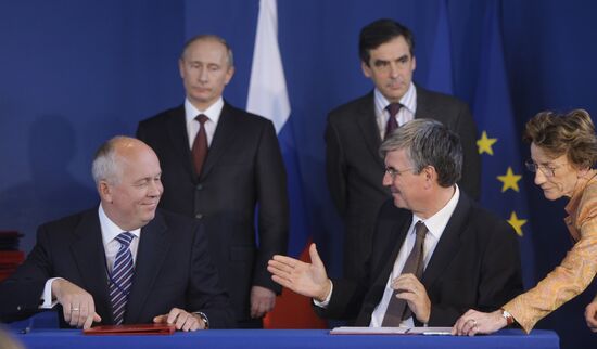 Russian Prime Minister Vladimir Putin pays visit to Paris