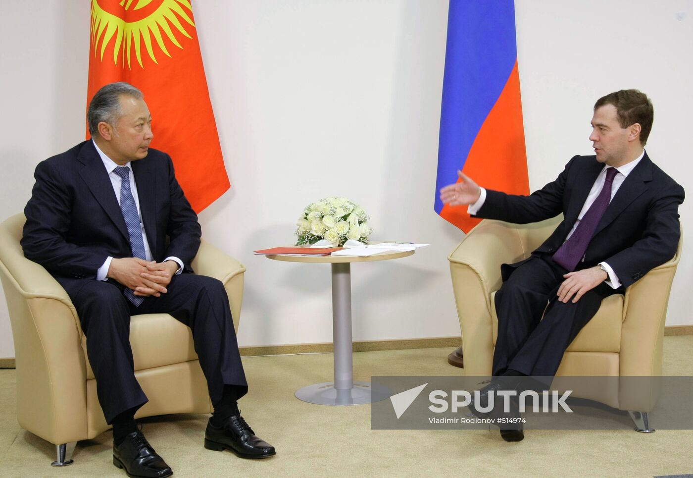 Russian and Kyrgyz presidents meet in Minsk