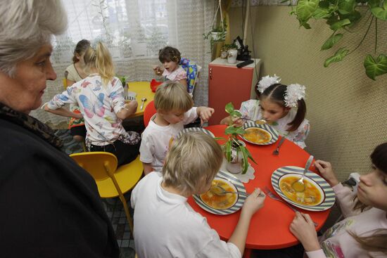 Eleonora Pavlovskaya's large family