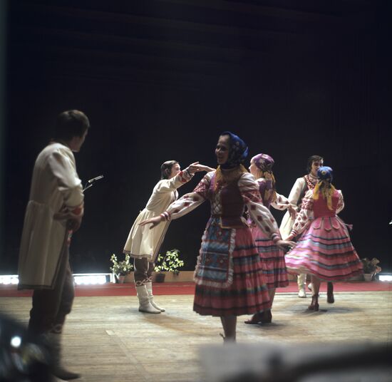 Folk group Dvinskiye Zori