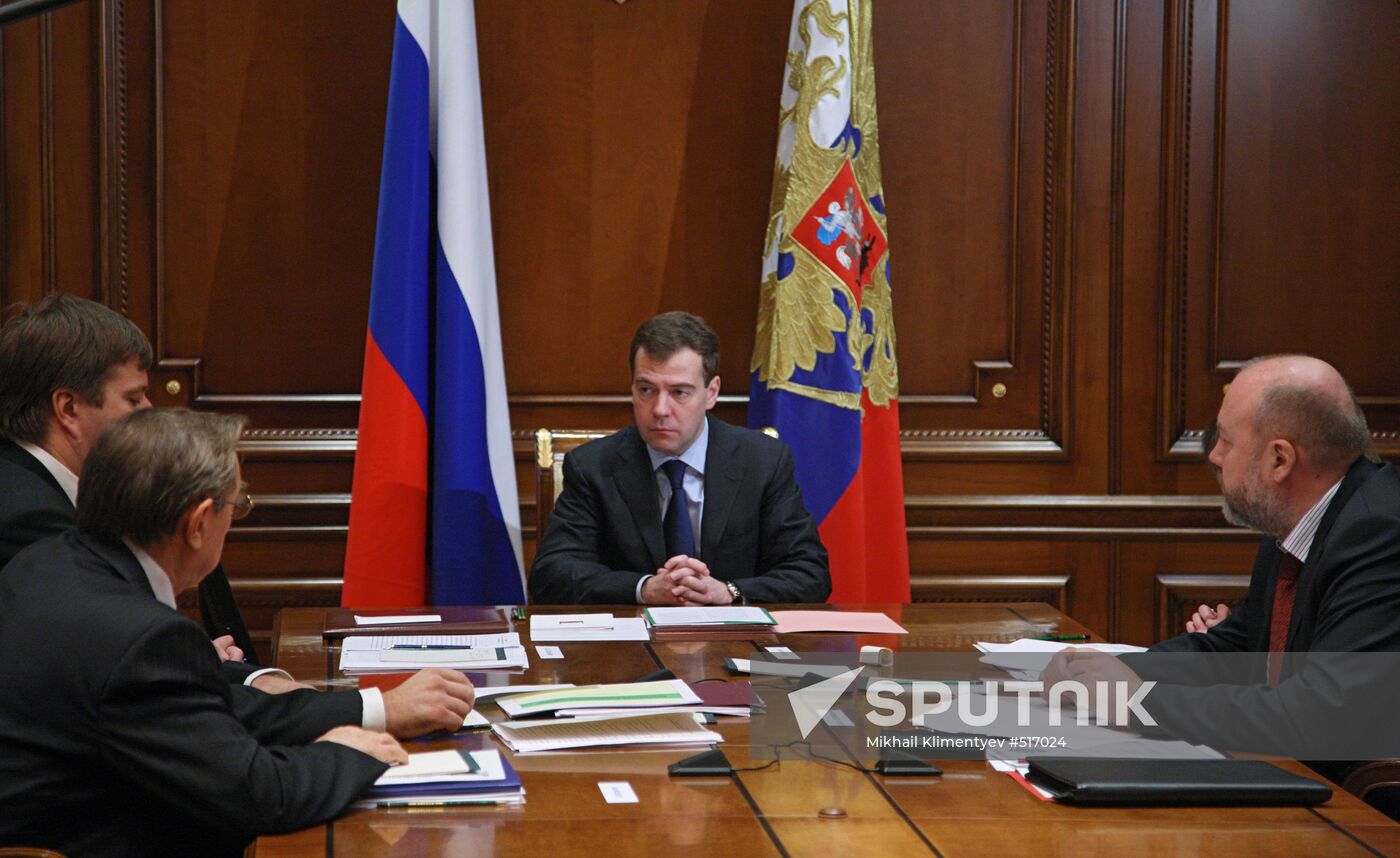 Dmitry Medvedev at work. November 30, 2009