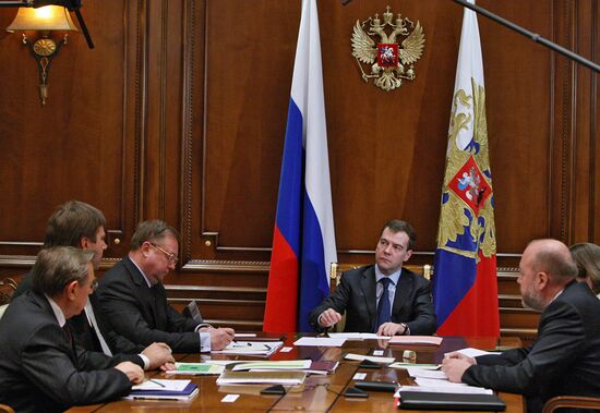 Dmitry Medvedev at work. November 30, 2009