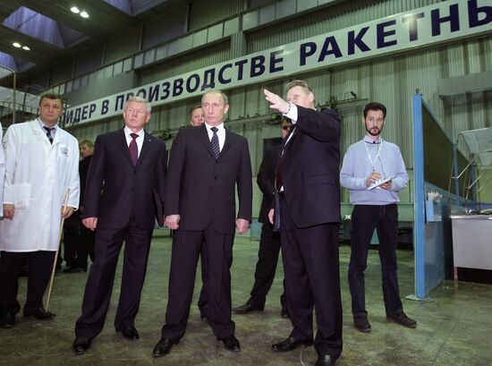Vladimir Putin visits NPO Energomash