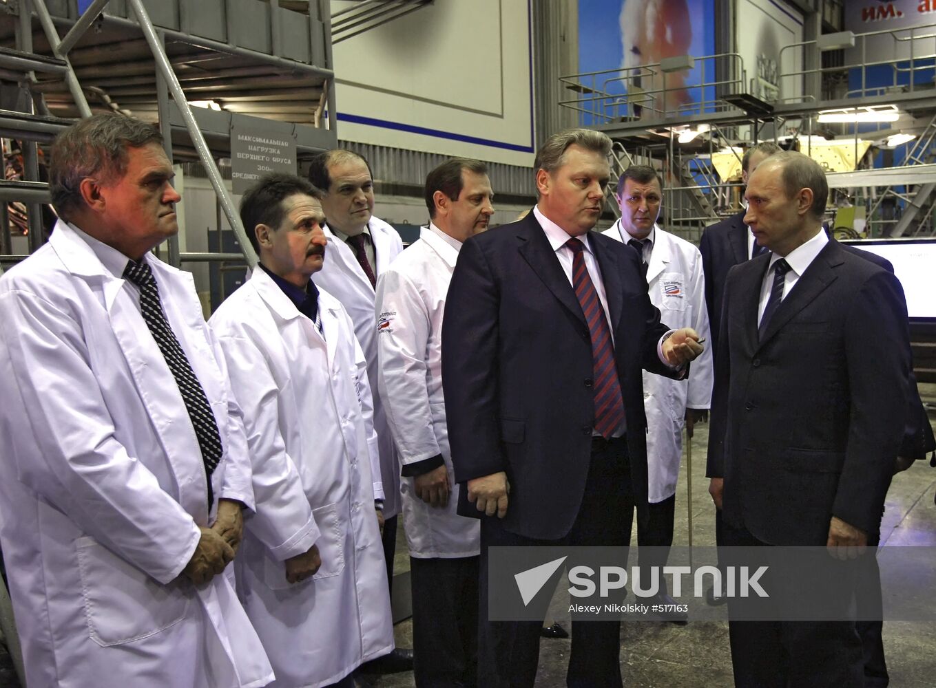 Vladimir Putin visits NPO Energomash