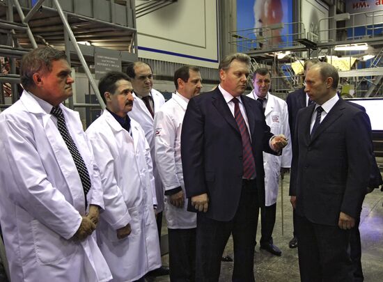 Vladimir Putin visits NPO Energomash