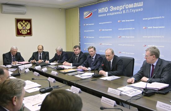Vladimir Putin chairs meeting on Russia's defense industry
