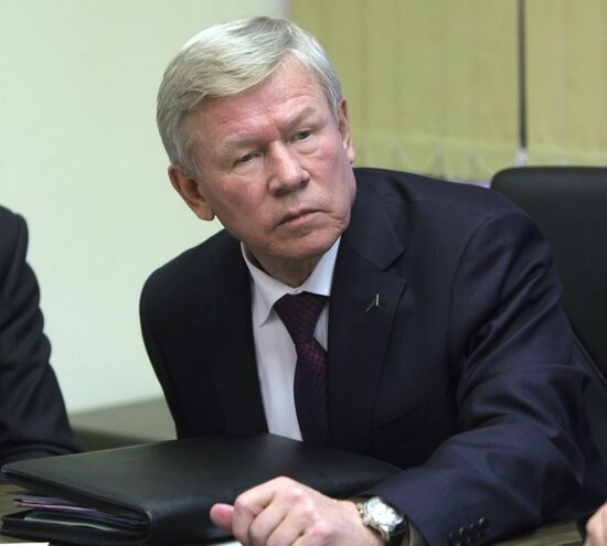 Vladimir Putin chairs meeting on Russia's defense industry