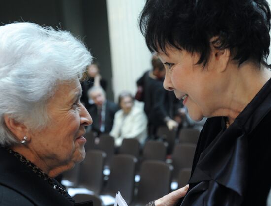 Irina Antonova and Bella Akhmadulina