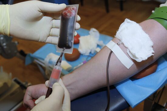 Drawing blood for infection test