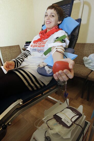 RAMT actors donate blood at Moscow's Blood Center