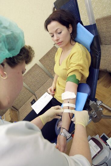 RAMT actors donate blood at Moscow's Blood Center