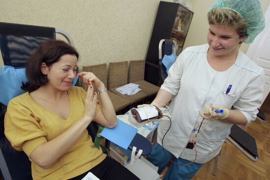 RAMT actors donate blood at Moscow's Blood Center