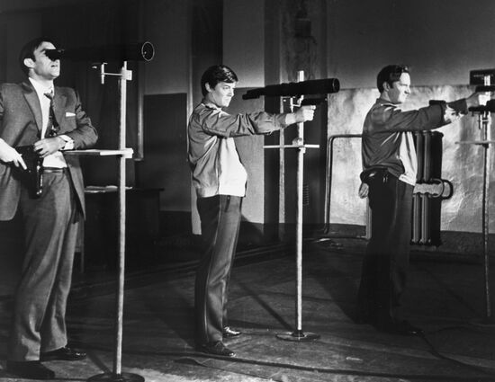 Scene from movie Circle