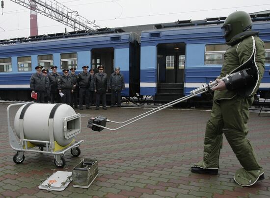 Drills to detect and disarm explosive devices