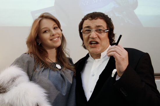 Dmitry Dibrov and Polina Nagradova