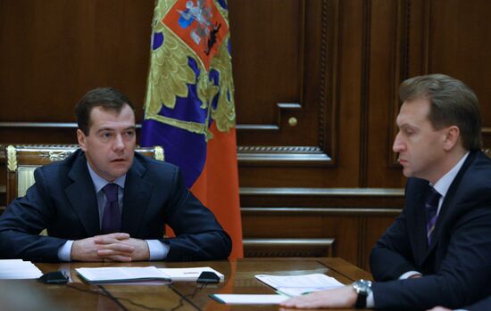 Dmitry Medvedev conducts economic meeting