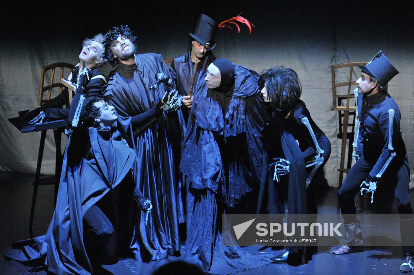 Triptych premiered at Fomenko Workshop Theater