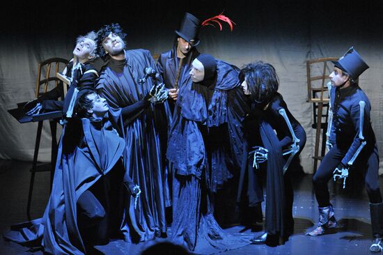 Triptych premiered at Fomenko Workshop Theater
