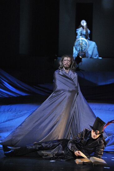 Triptych premiered at Fomenko Workshop Theater