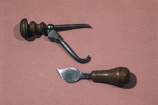 Early 18th century dental tools