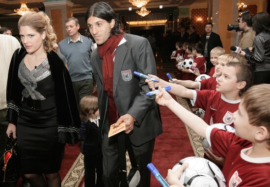 Alejandro Dominguez with family