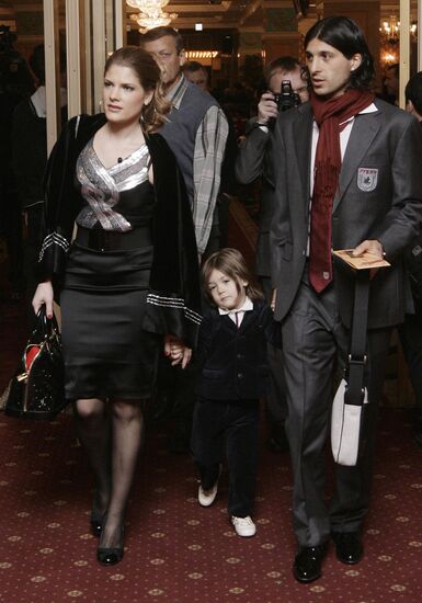 Alejandro Dominguez with family