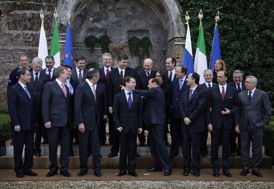 Dmitry Medvedev attends photography session in Rome