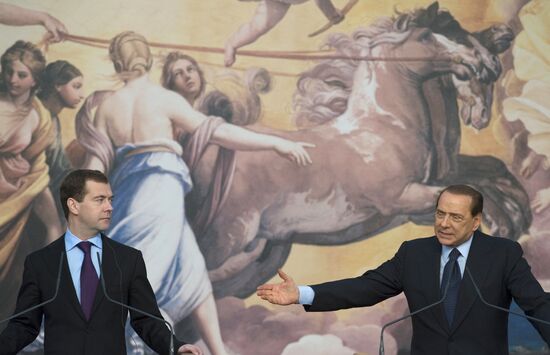 Dmitry Medvedev and Silvio Berlusconi at press conference